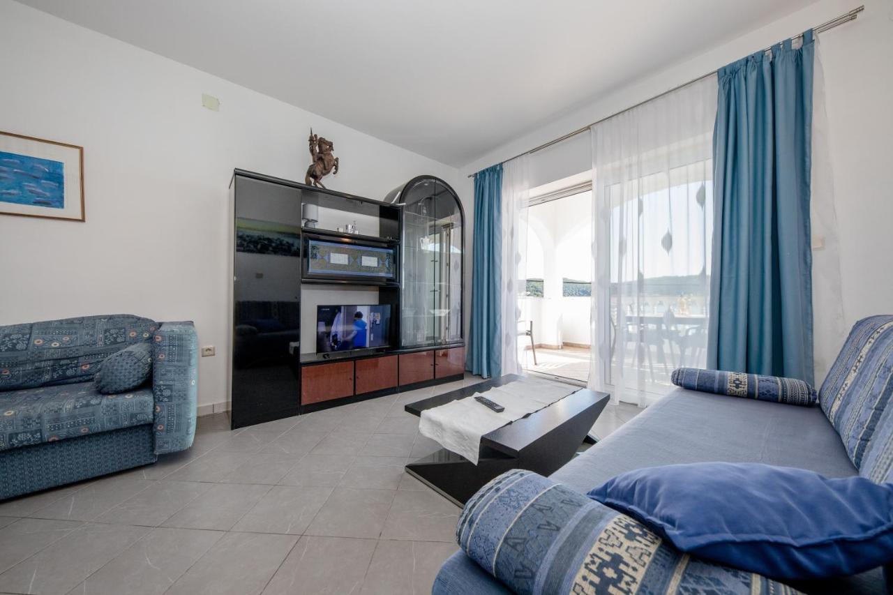 Apartments And Rooms By The Sea Supetarska Draga - Gornja, Rab - 11579 Buitenkant foto