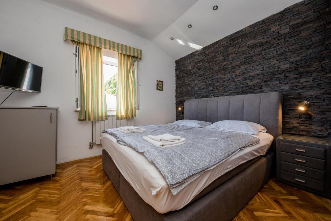 Apartments And Rooms By The Sea Supetarska Draga - Gornja, Rab - 11579 Buitenkant foto