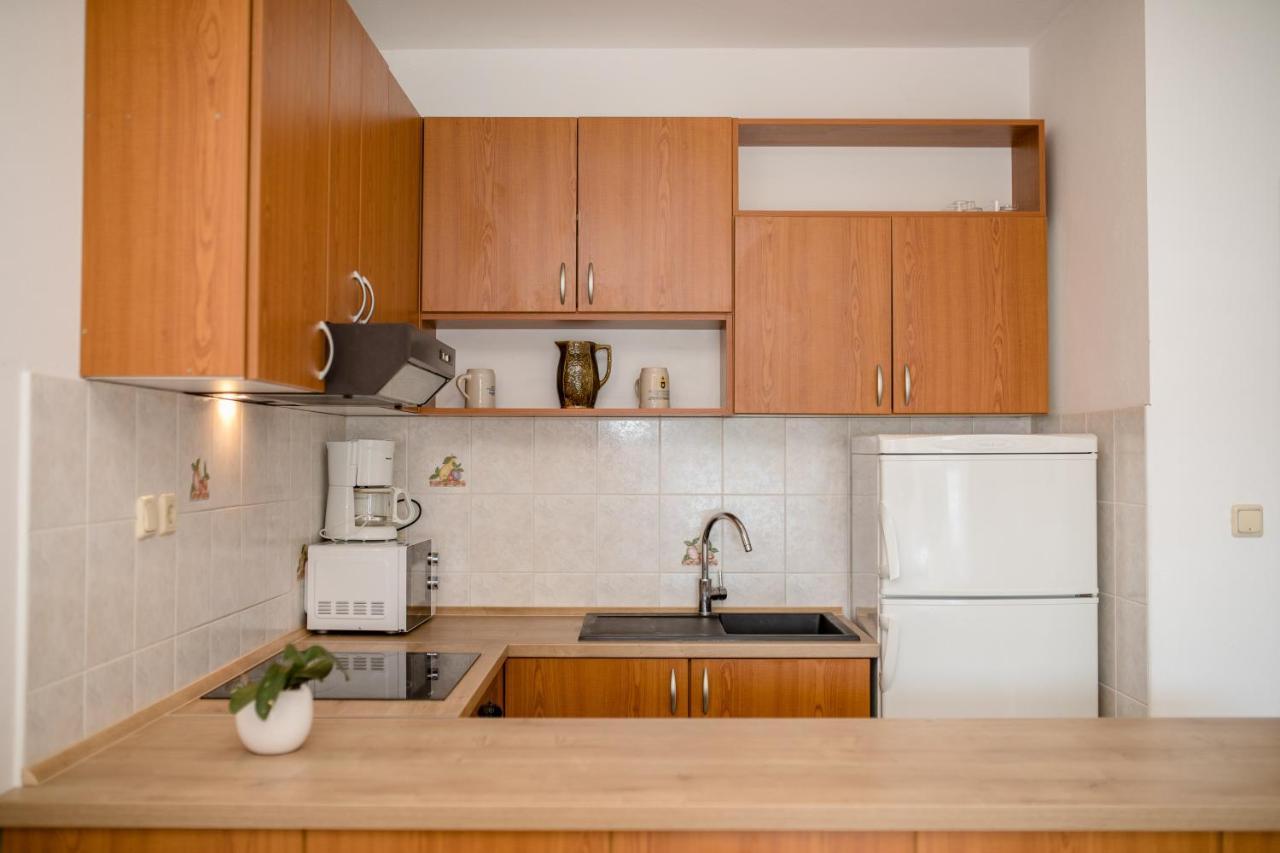 Apartments And Rooms By The Sea Supetarska Draga - Gornja, Rab - 11579 Buitenkant foto