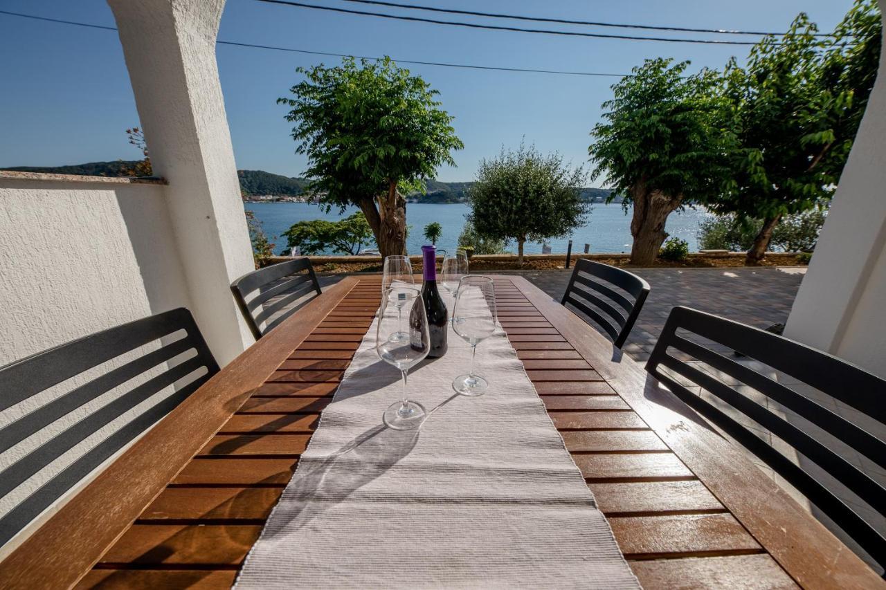 Apartments And Rooms By The Sea Supetarska Draga - Gornja, Rab - 11579 Buitenkant foto