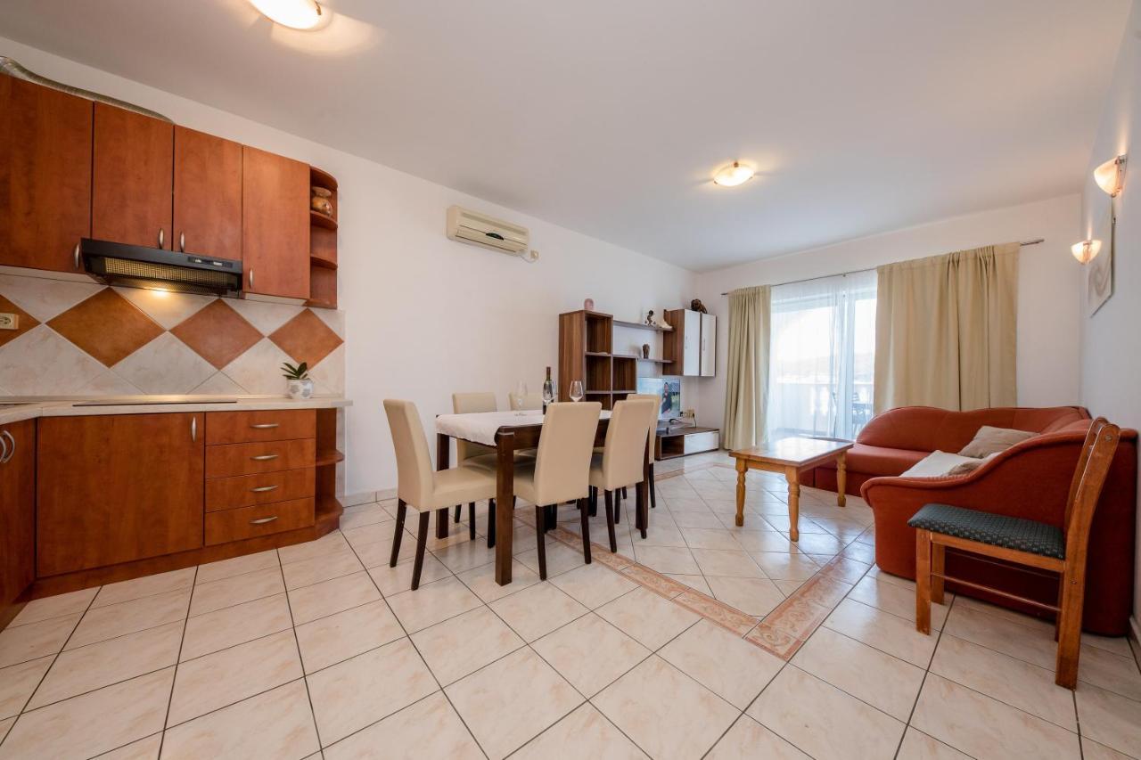 Apartments And Rooms By The Sea Supetarska Draga - Gornja, Rab - 11579 Buitenkant foto
