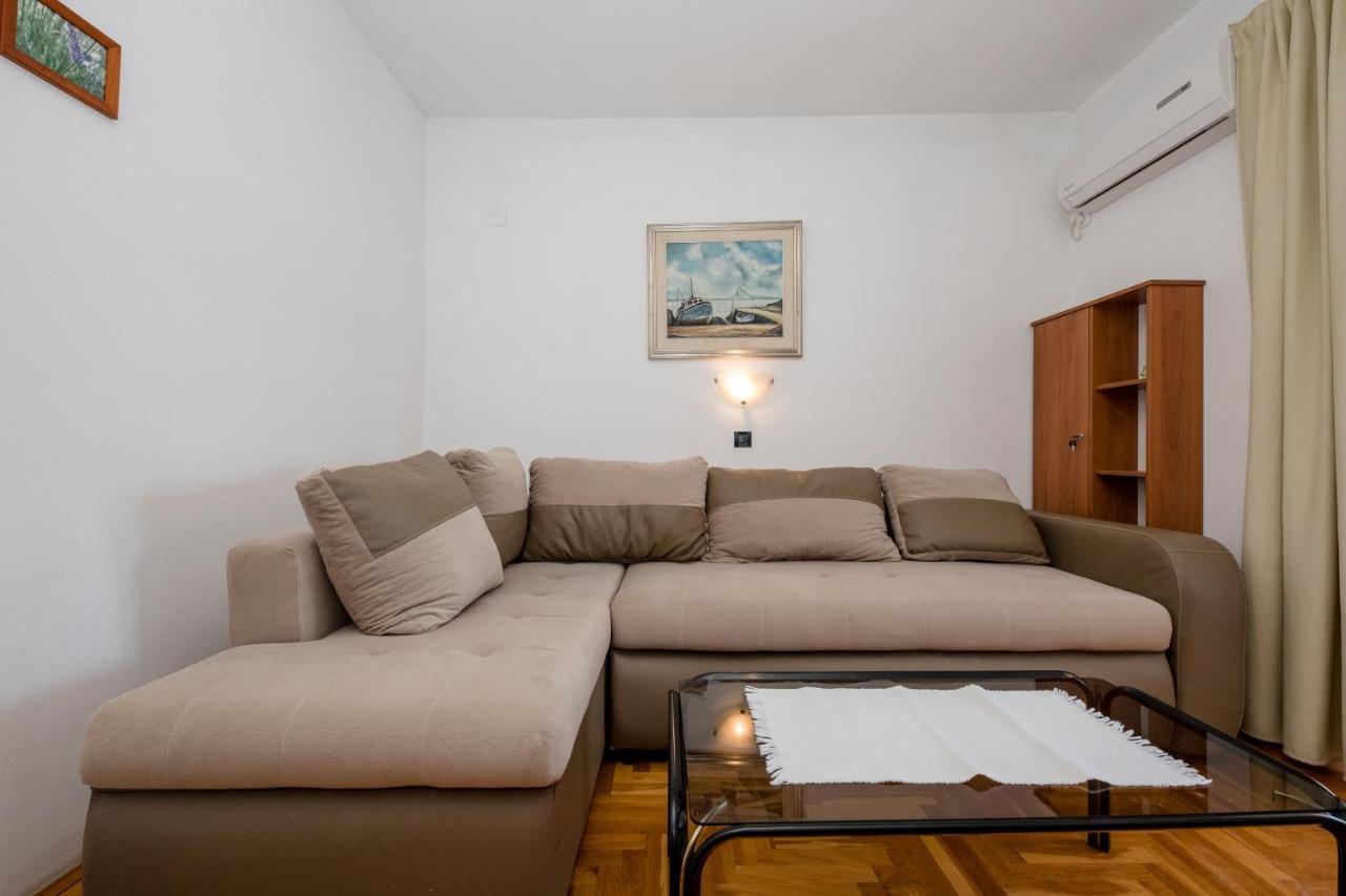 Apartments And Rooms By The Sea Supetarska Draga - Gornja, Rab - 11579 Buitenkant foto