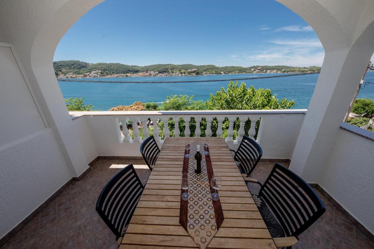 Apartments And Rooms By The Sea Supetarska Draga - Gornja, Rab - 11579 Buitenkant foto