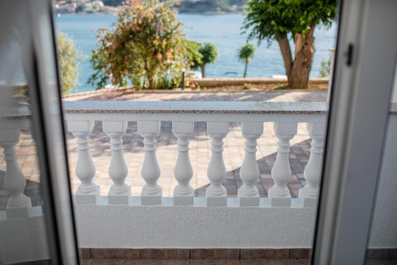 Apartments And Rooms By The Sea Supetarska Draga - Gornja, Rab - 11579 Buitenkant foto
