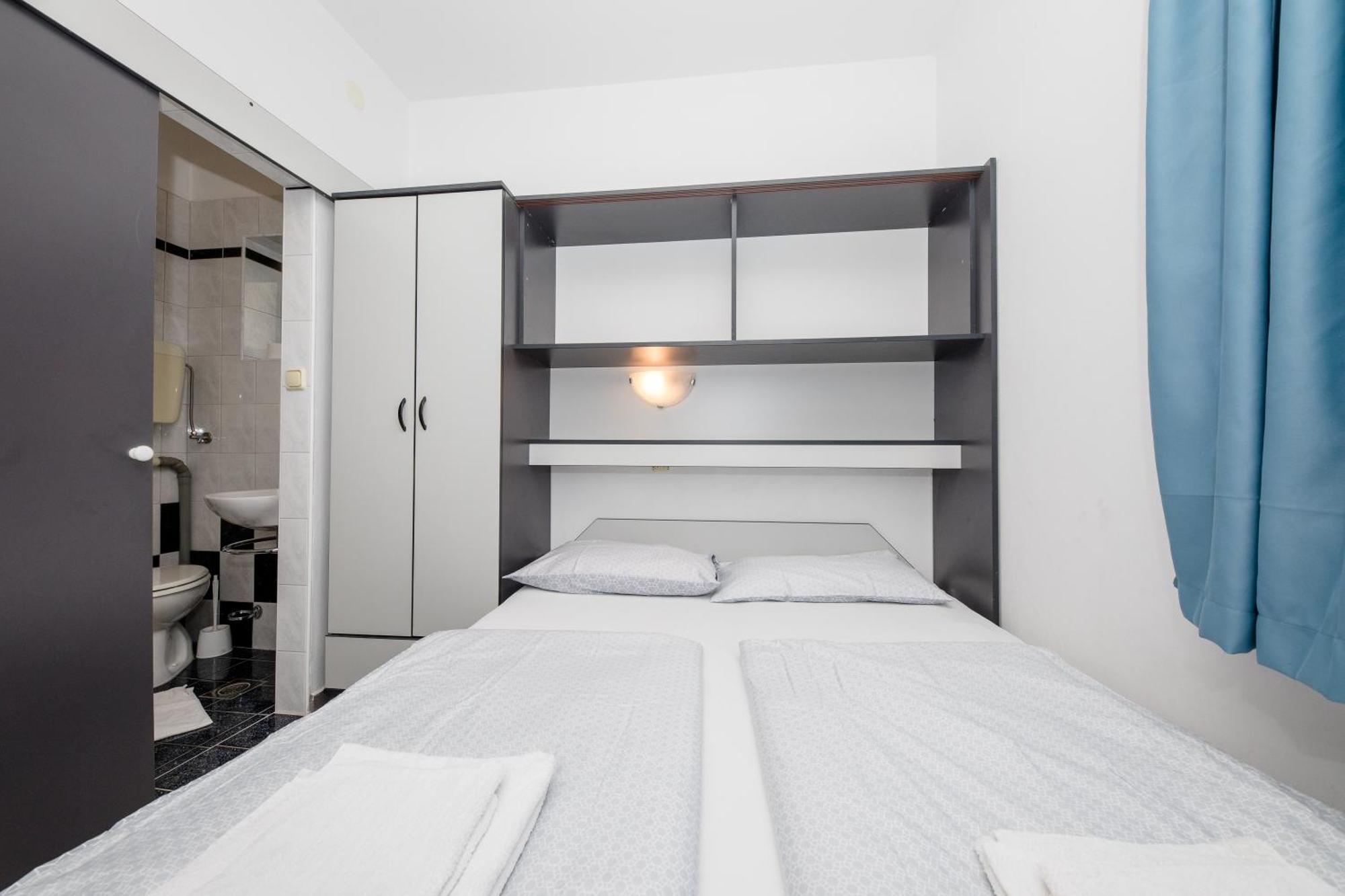 Apartments And Rooms By The Sea Supetarska Draga - Gornja, Rab - 11579 Kamer foto